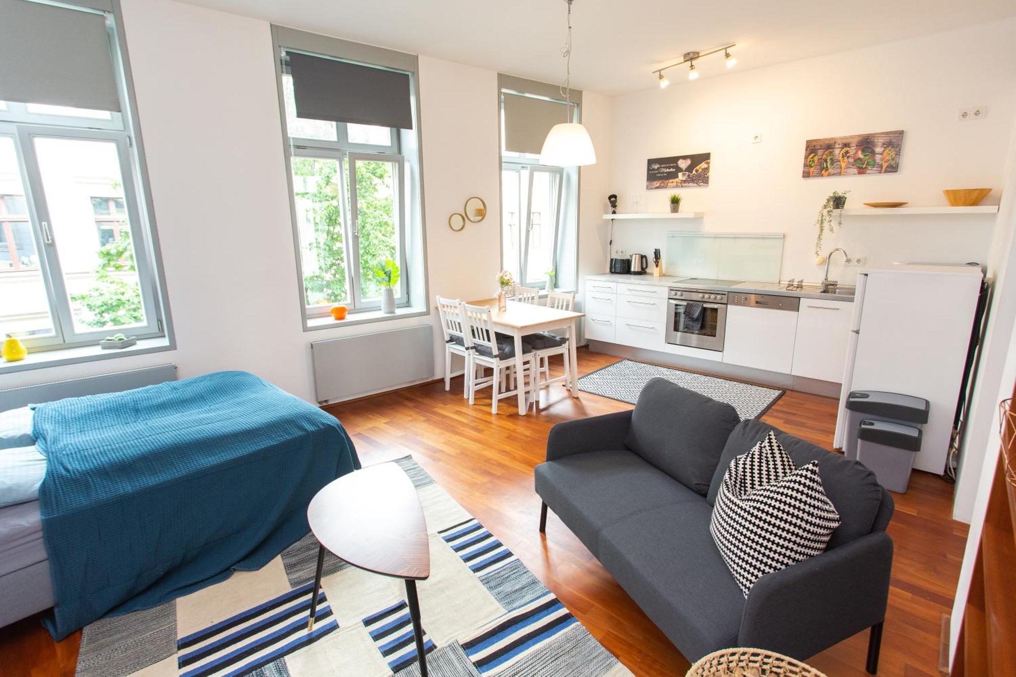 Fullhouse - - M14 - Balcony - Smarttv Leipzig